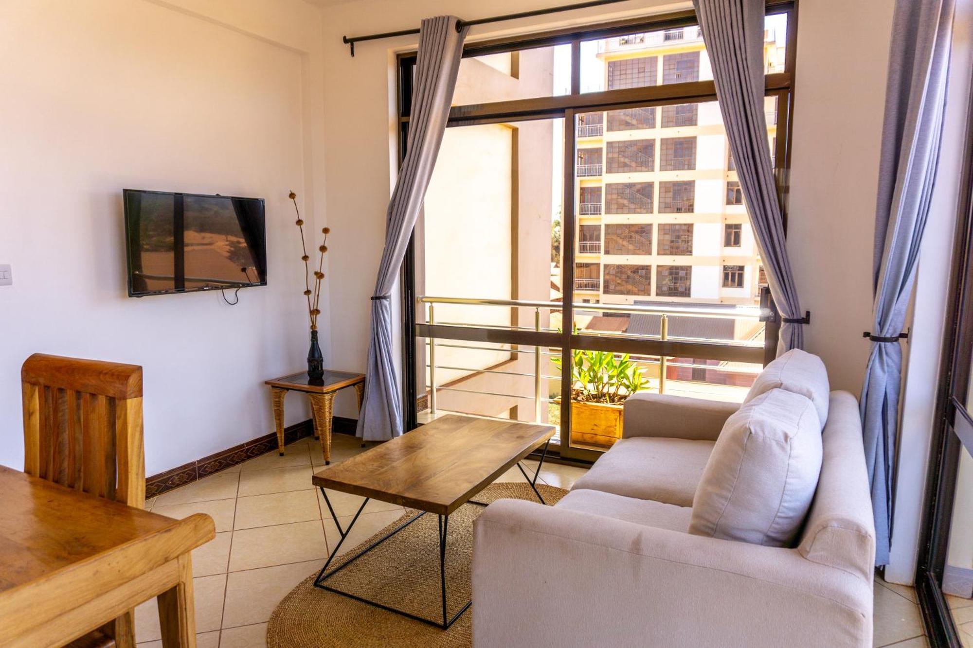 Lilac Elevate Inn Карату Экстерьер фото