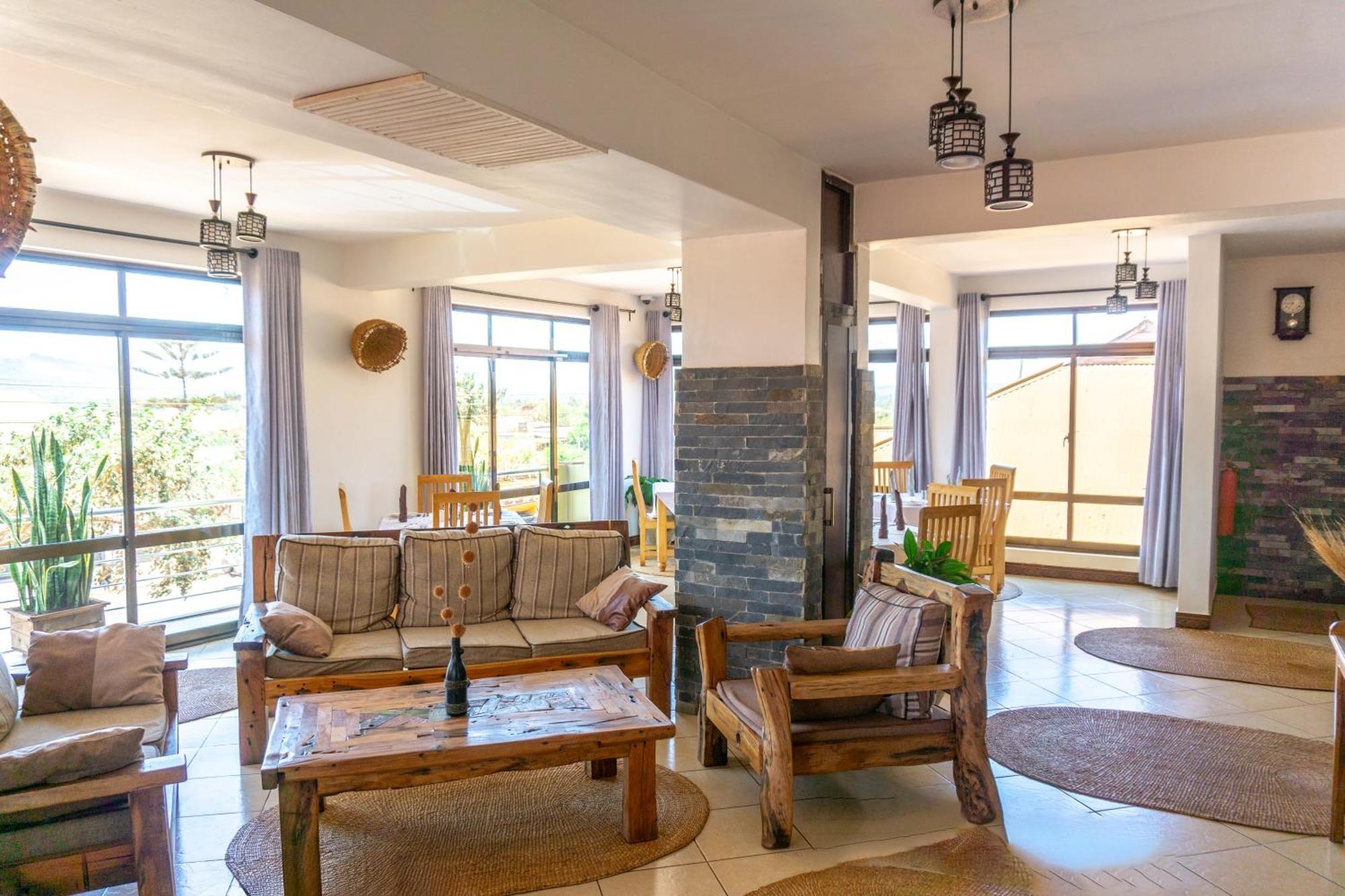 Lilac Elevate Inn Карату Экстерьер фото