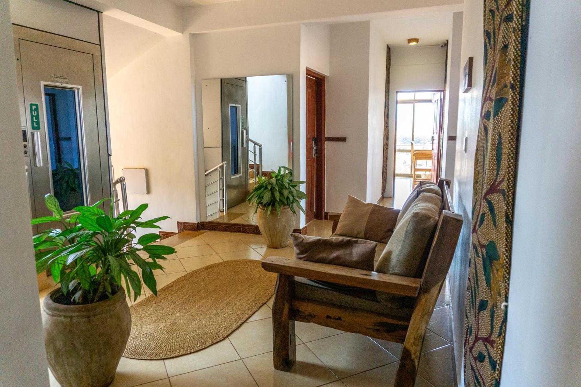 Lilac Elevate Inn Карату Экстерьер фото