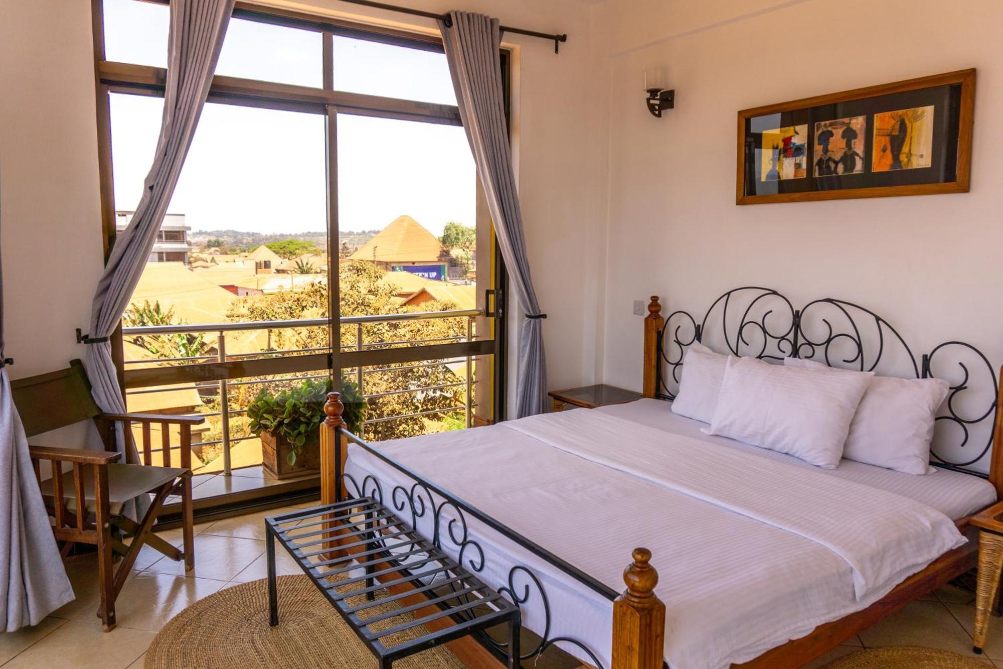 Lilac Elevate Inn Карату Экстерьер фото